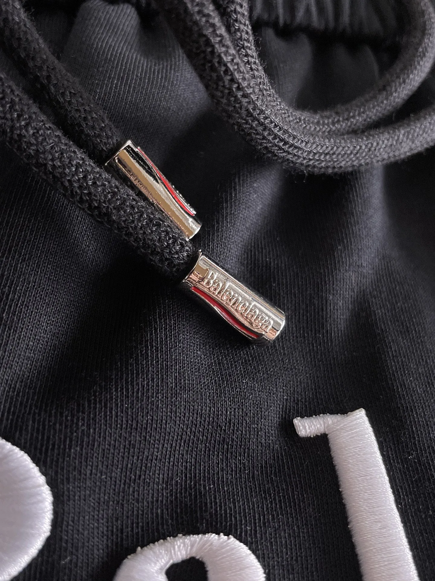 Balenciaga's three-standard complete 2025 summer New Arrival men's casual shorts, advanced custom-made Breathable fabric, Breathable fabric, extremely stretchy and comfortable, impeccable details, top-grade accessories, original logo design concept, delicate and soft feel! The upper body fit is awesome! Size: M-XXXL Please state your height and weight when ordering